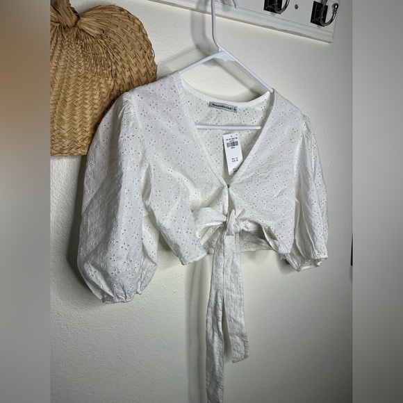 Abercrombie and Fitch Wrap Shirt NWT - Picture 2 of 5